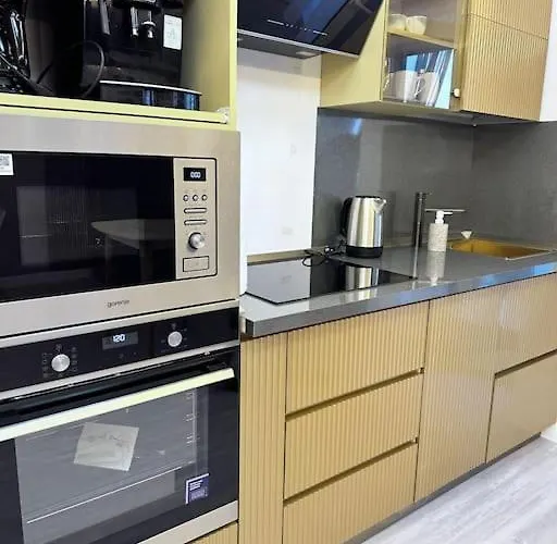 Titanic Gold Apartment *