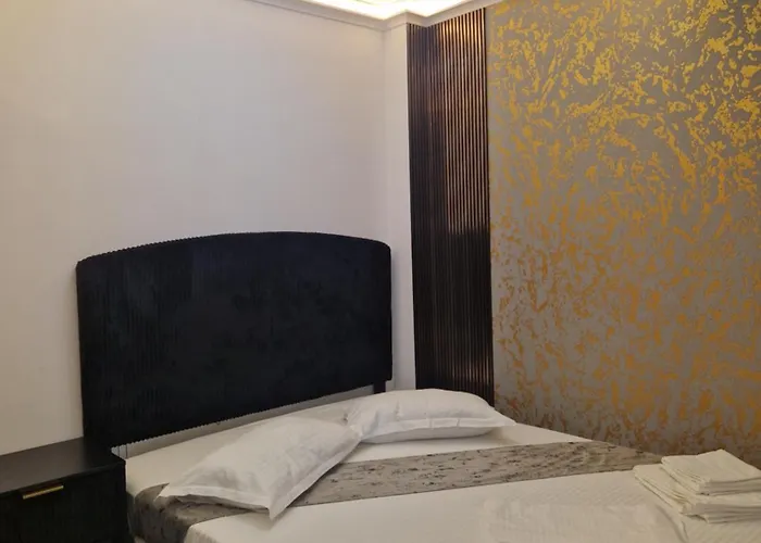 Apartment Titanic Gold