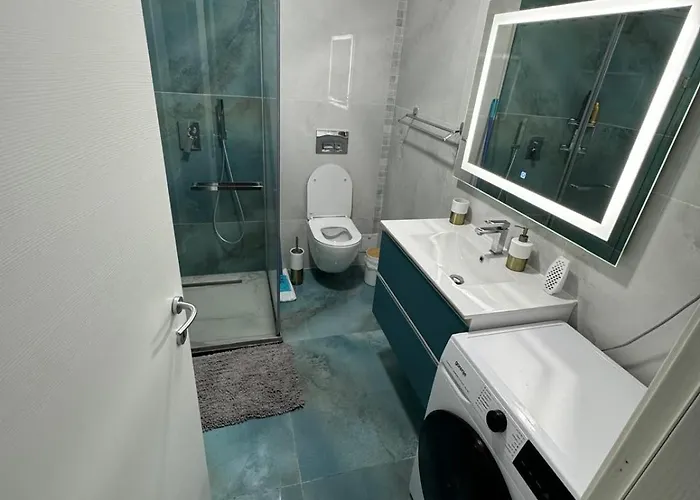 Titanic Gold Apartment *