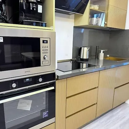 Titanic Gold Apartment *