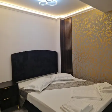 Apartment Titanic Gold