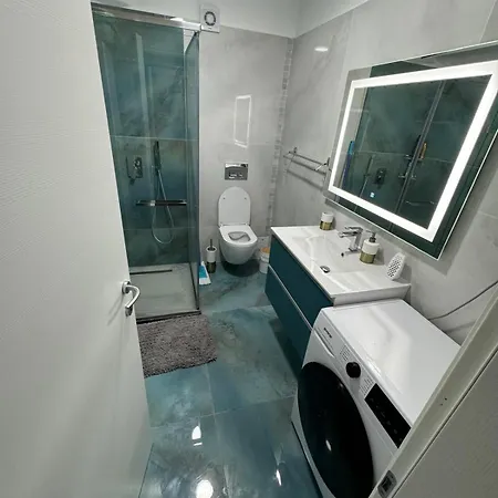 Titanic Gold Apartment *